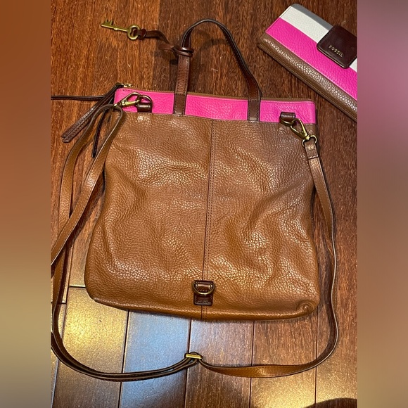 Fossil Convertible Purse/Backpack and Wallet Set - Picture 5 of 8